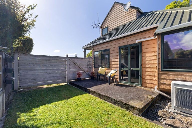 Photo of property in 16 Gladys Place, Kelvin Grove, Palmerston North, 4414