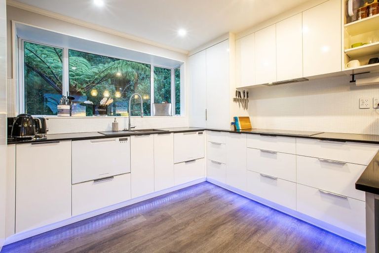 Photo of property in 6 Iona Place, Papakowhai, Porirua, 5024