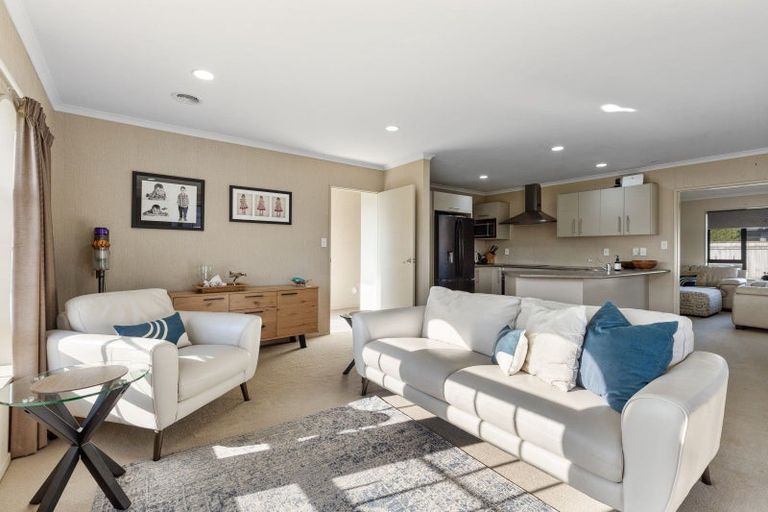 Photo of property in 8 Cleveland Heights, Kelvin Grove, Palmerston North, 4414