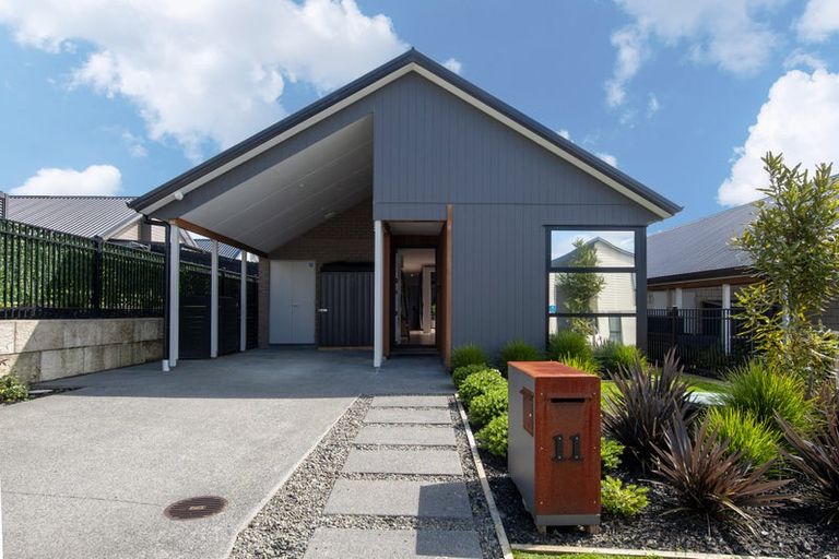 Photo of property in 11 Whero Way, Wainui, Silverdale, 0992