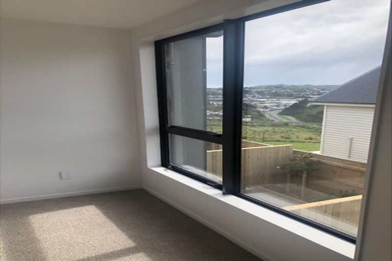 Photo of property in 2/62 Spenmoor Street, Newlands, Wellington, 6037