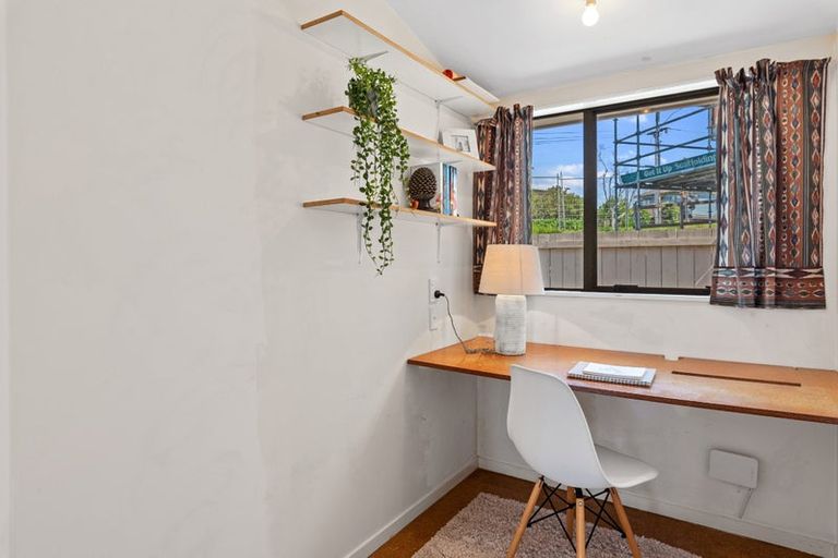 Photo of property in 852 Beach Road, Waiake, Auckland, 0630