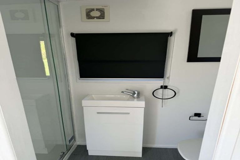 Photo of property in 28 Elliston Crescent, Stanmore Bay, Whangaparaoa, 0932