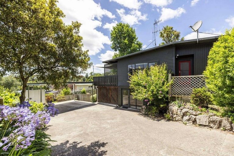 Photo of property in 31 Tauroa Road, Havelock North, 4130