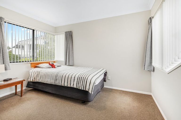 Photo of property in 5 Dallinger Street, St Andrews, Hamilton, 3200