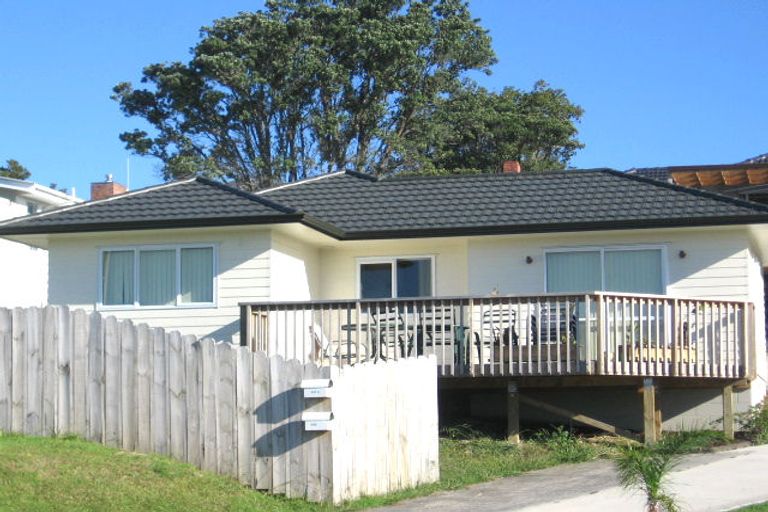Photo of property in 568 Beach Road, Rothesay Bay, Auckland, 0630