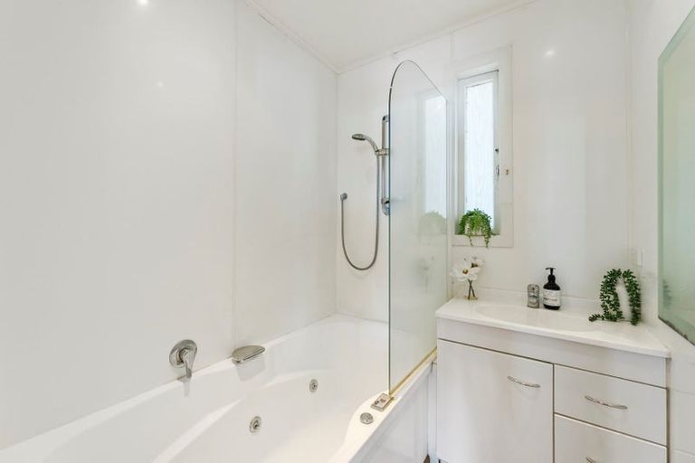 Photo of property in 21 Dunlop Road, Te Puke, 3119