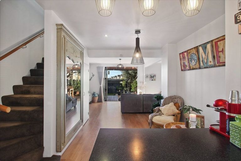 Photo of property in 24 Haven Drive, East Tamaki, Auckland, 2013