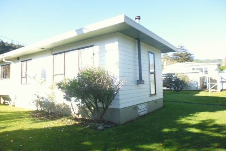 Photo of property in 12 Kennedy Grove, Stokes Valley, Lower Hutt, 5019