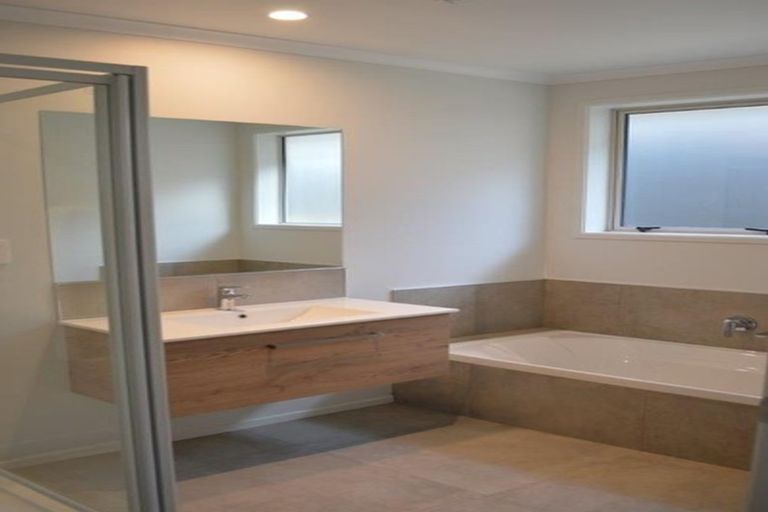 Photo of property in 97 Sentinel Avenue, Omokoroa, 3114