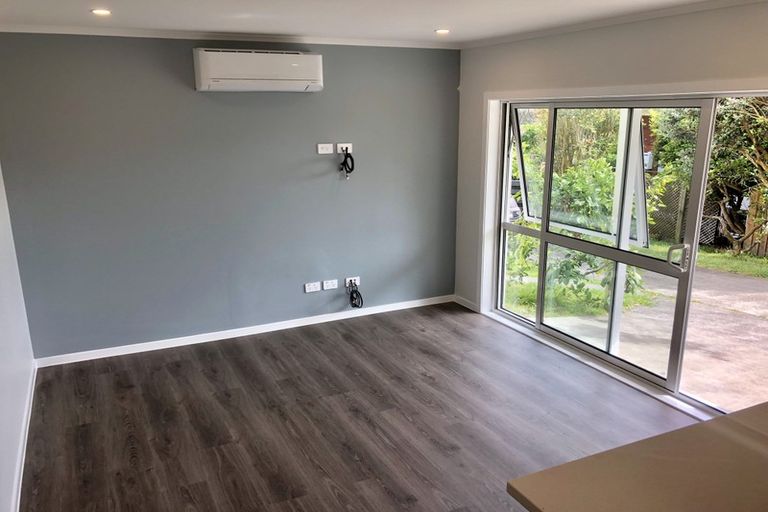 Photo of property in 1/180 Coronation Road, Hillcrest, Auckland, 0627