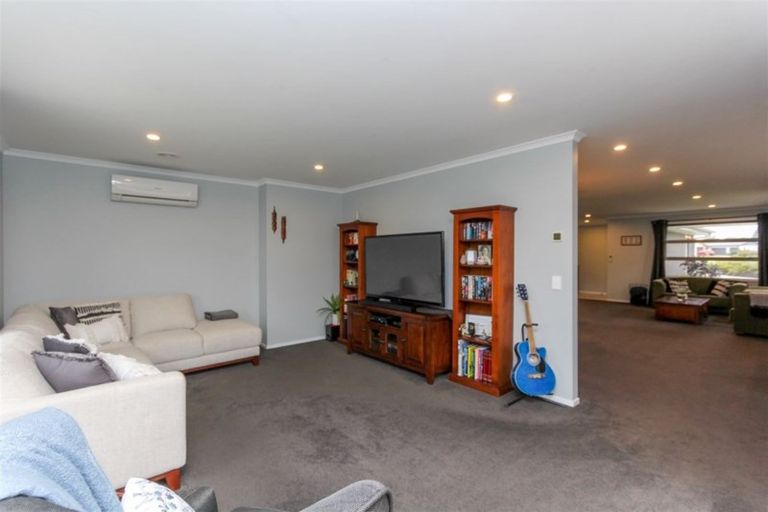 Photo of property in 4 Pebble Beach Court, Waiwhakaiho, New Plymouth, 4312