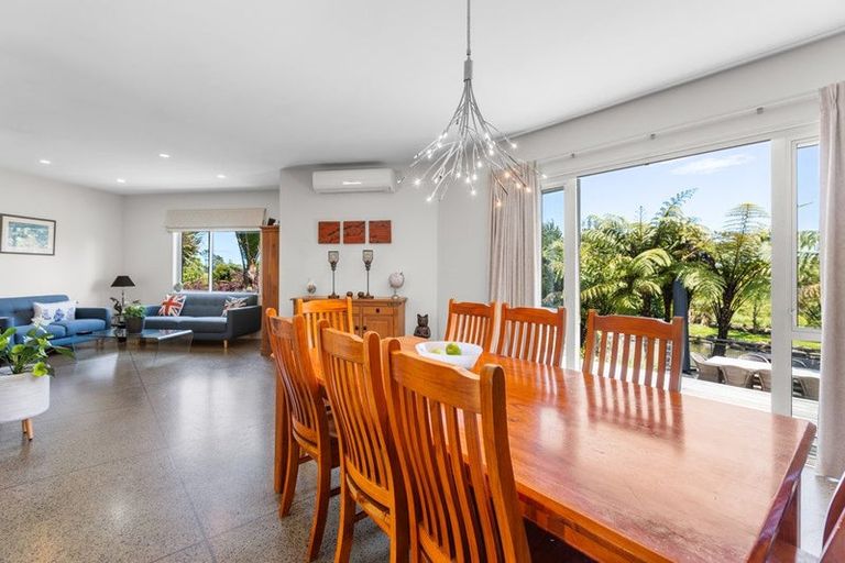 Photo of property in 187 Te Arei Road East, Huirangi, New Plymouth, 4373