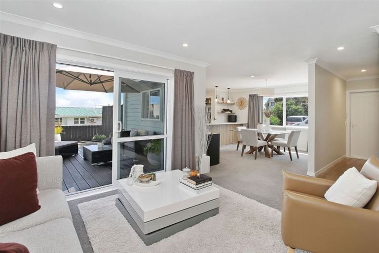 Photo of property in 28a Torkar Road, Clarks Beach, 2122