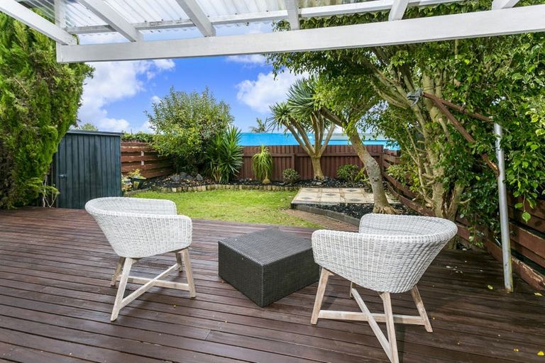 Photo of property in 2/4 Coronation Road, Glenfield, Auckland, 0627
