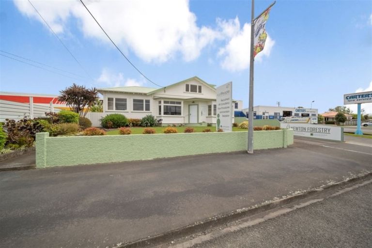 Photo of property in 47 Glover Road, Hawera, 4610