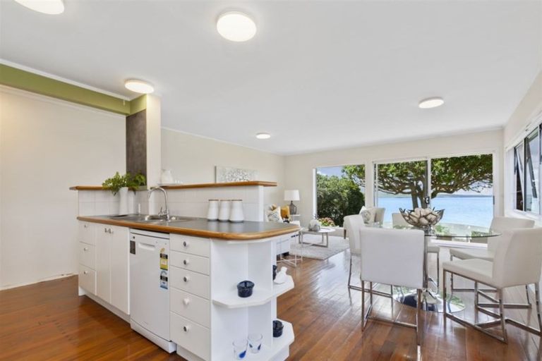 Photo of property in 4/118 Vauxhall Road, Narrow Neck, Auckland, 0624