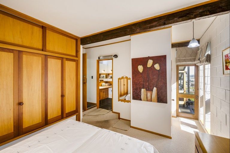 Photo of property in 34 Roslyn Road, Bluff Hill, Napier, 4110