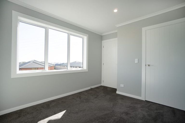 Photo of property in 44 Atlantic Drive, Fitzherbert, Palmerston North, 4410