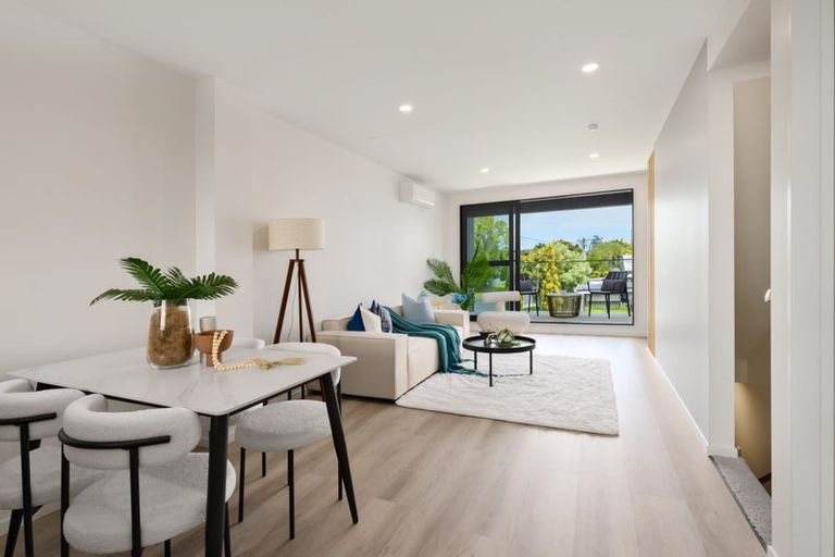 Photo of property in 36 Longburn Road, Henderson, Auckland, 0610