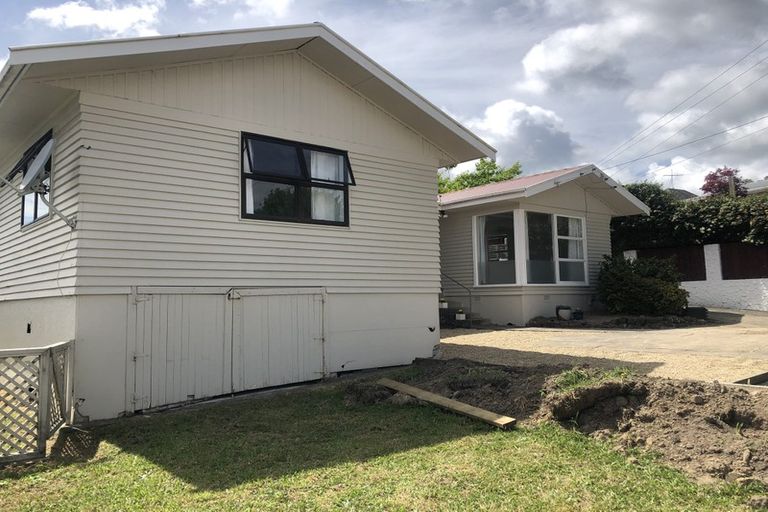 Photo of property in 73 Tramway Road, Beach Haven, Auckland, 0626