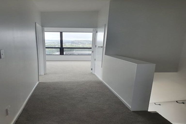 Photo of property in 15/62 Spenmoor Street, Newlands, Wellington, 6037