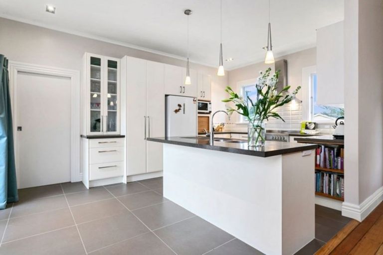 Photo of property in 86 Princes Street, Cambridge, 3434