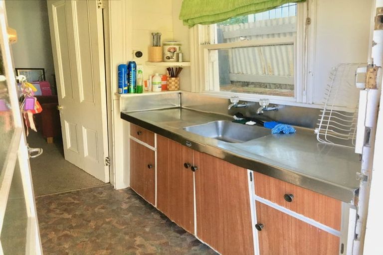 Photo of property in 47 Aurora Terrace, Kelburn, Wellington, 6012