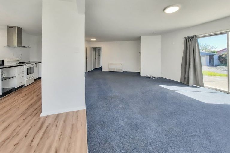 Photo of property in 10 Woodlands Place, Aranui, Christchurch, 8061