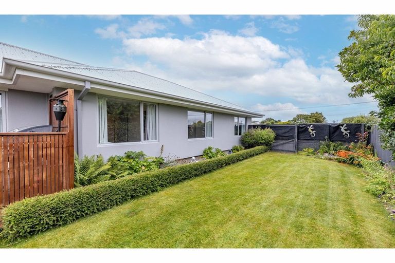 Photo of property in 132 Beach Road, North New Brighton, Christchurch, 8083