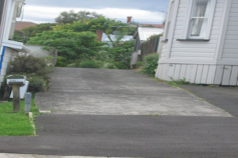 Photo of property in 2/26 Patuone Avenue, Devonport, Auckland, 0624
