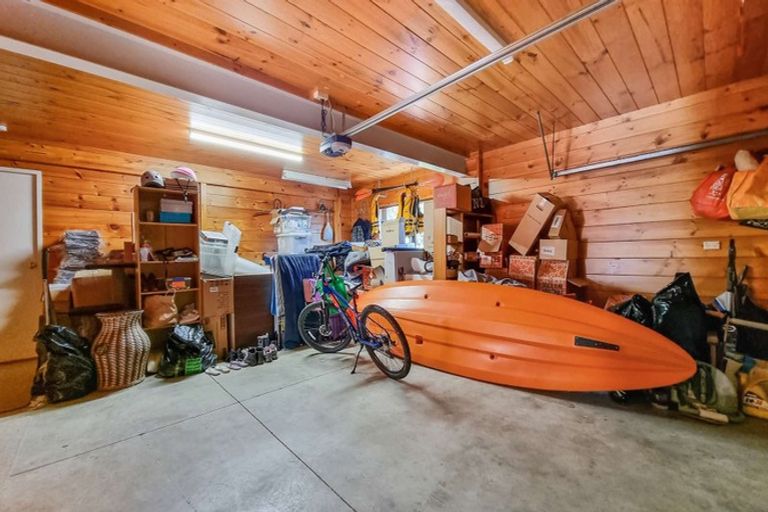 Photo of property in 13a Grand Vue Road, Kawaha Point, Rotorua, 3010