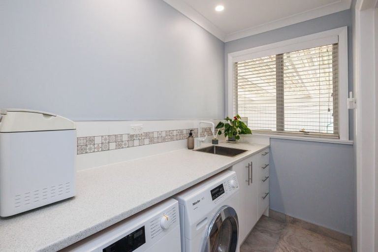 Photo of property in 120 West Street, Feilding, 4702