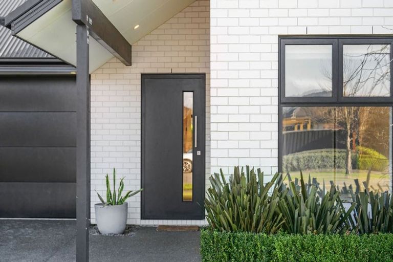 Photo of property in 32 Whincops Road, Halswell, Christchurch, 8025