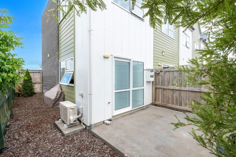 Photo of property in 24/10 Burrows Place, Frankton, Hamilton, 3204