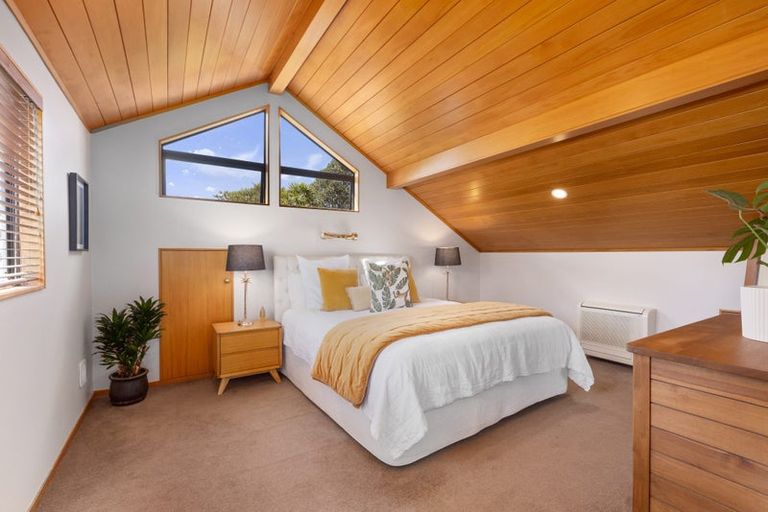 Photo of property in 5 Crestview Place, Browns Bay, Auckland, 0630