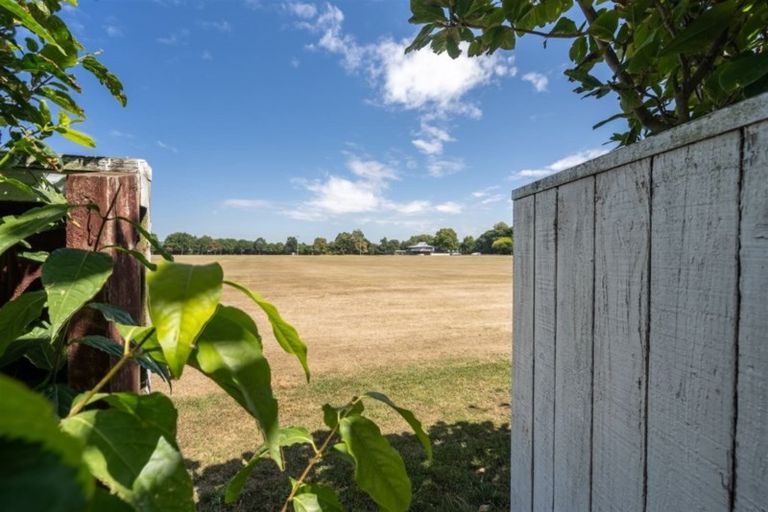 Photo of property in 277 Memorial Avenue, Burnside, Christchurch, 8053