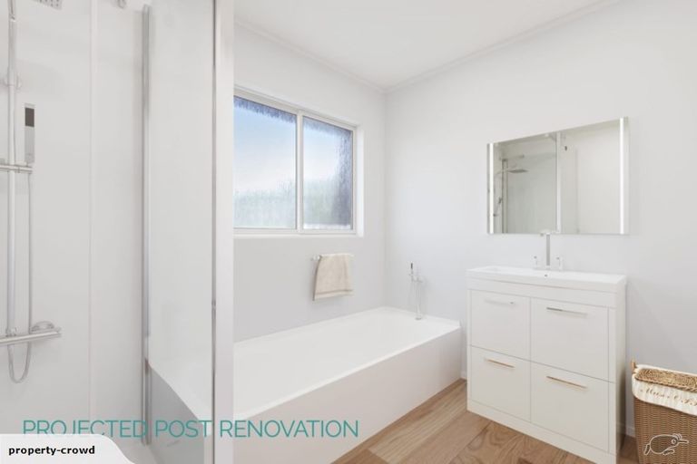 Photo of property in 124 Stapleford Crescent, Browns Bay, Auckland, 0630