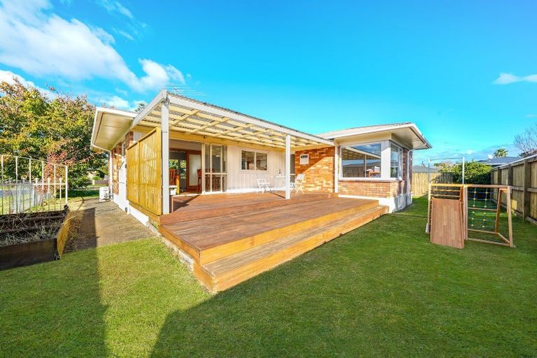 Photo of property in 28 Sandspit Road, Waiuku, 2123