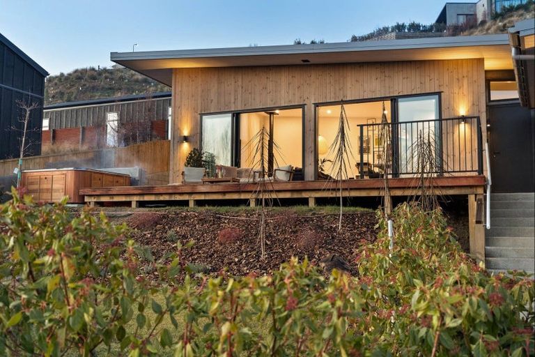 Photo of property in 5 Brodie Avenue, Arrowtown, 9302