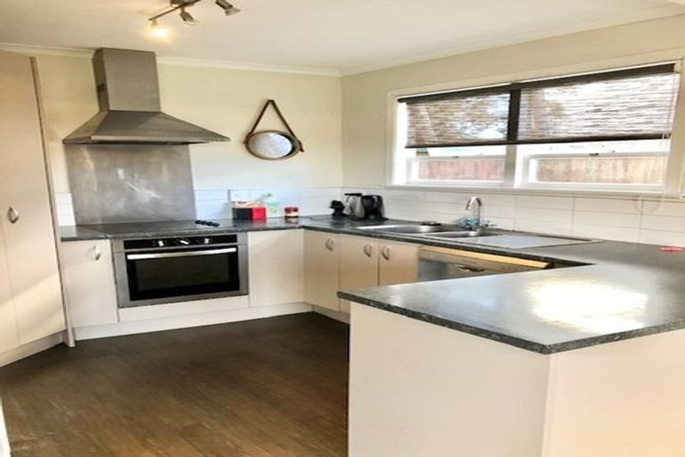 Photo of property in 1/104 Sylvan Avenue, Northcote, Auckland, 0627