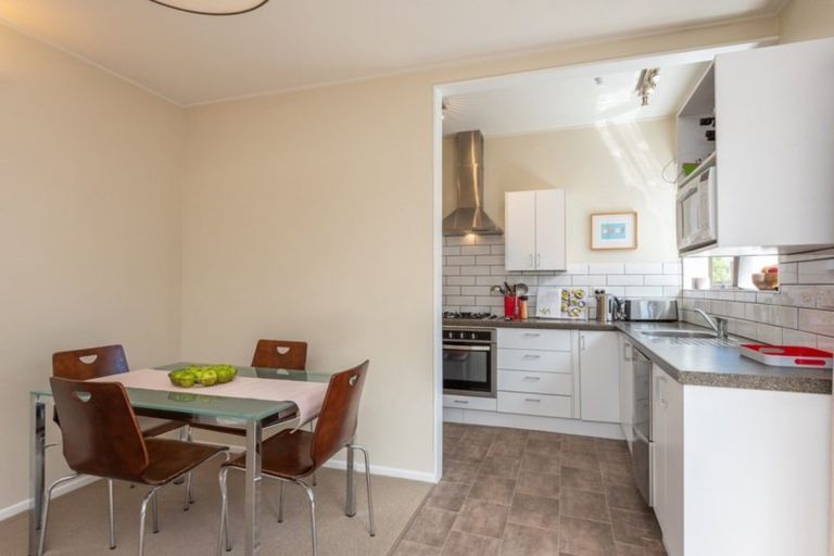 Photo of property in 87 Parkvale Road, Karori, Wellington, 6012