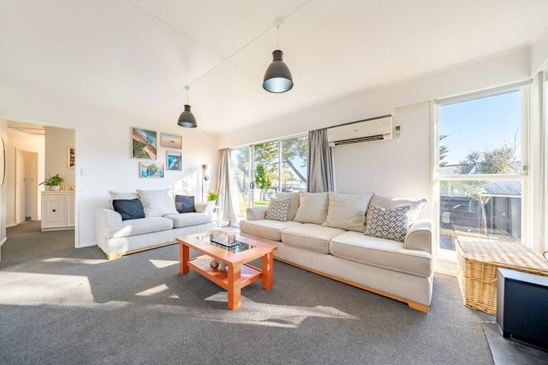 Photo of property in 10 Prestige Place, Maoribank, Upper Hutt, 5018