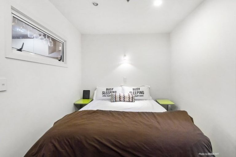 Photo of property in Terrace Heights Apartments, 5b/163 The Terrace, Wellington Central, Wellington, 6011