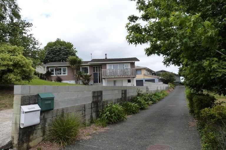 Photo of property in 16 Crompton Road, Massey, Auckland, 0614