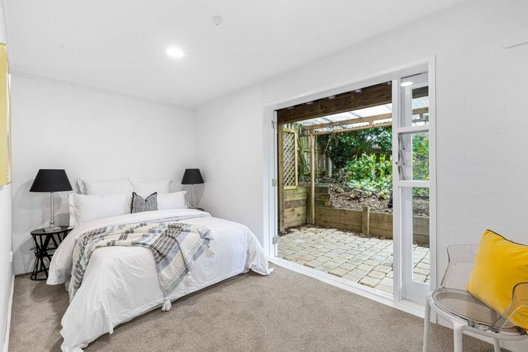 Photo of property in 2/18 Glamorgan Drive, Torbay, Auckland, 0630
