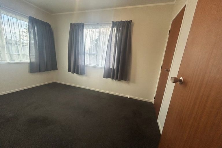 Photo of property in 4/318 Te Atatu Road, Te Atatu South, Auckland, 0610