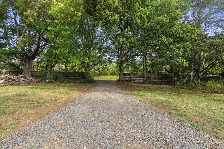 Photo of property in 127 Bethells Road, Waitakere, 0781