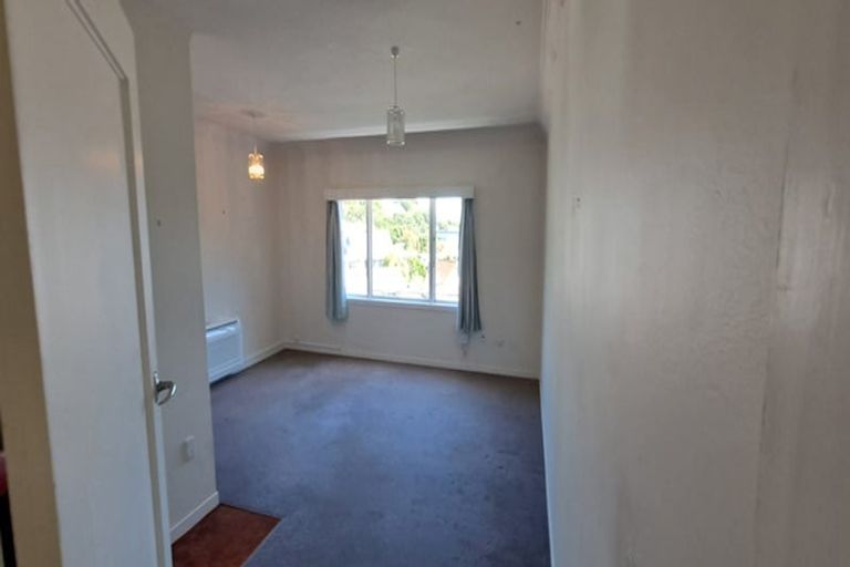 Photo of property in 11 Melrose Road, Island Bay, Wellington, 6023