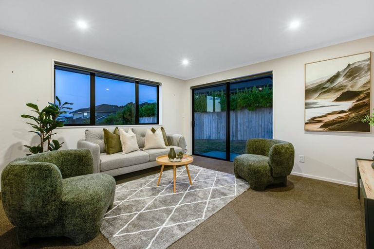 Photo of property in 5 Ihakara Arthur Lane, Aotea, Porirua, 5024